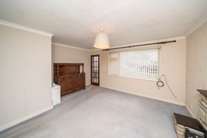 LOUNGE/DINER- click for photo gallery